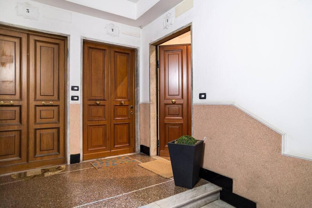 Апартаменты Lily'S - Near Harbor And Downtown With Terrace - Italy Flat Vacation Генуя Экстерьер фото